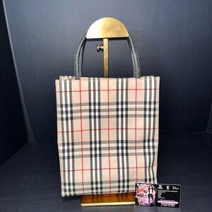❌❌❌SOLD❌❌❌ Burberry Beige and Black Plaid Tote